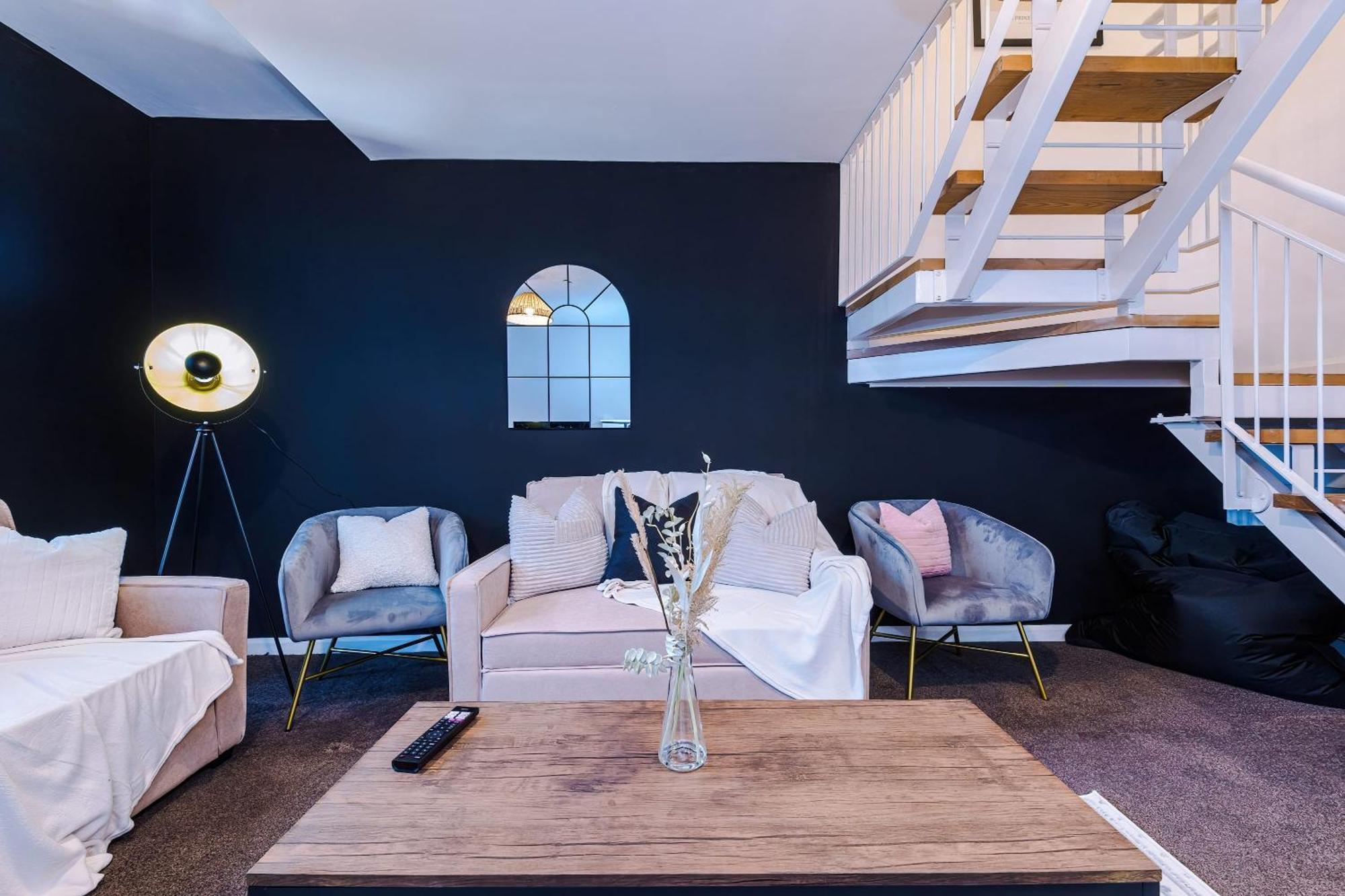 Rest&Recharge At A Spacious Townhouse By The Etihad Villa Mánchester Exterior foto
