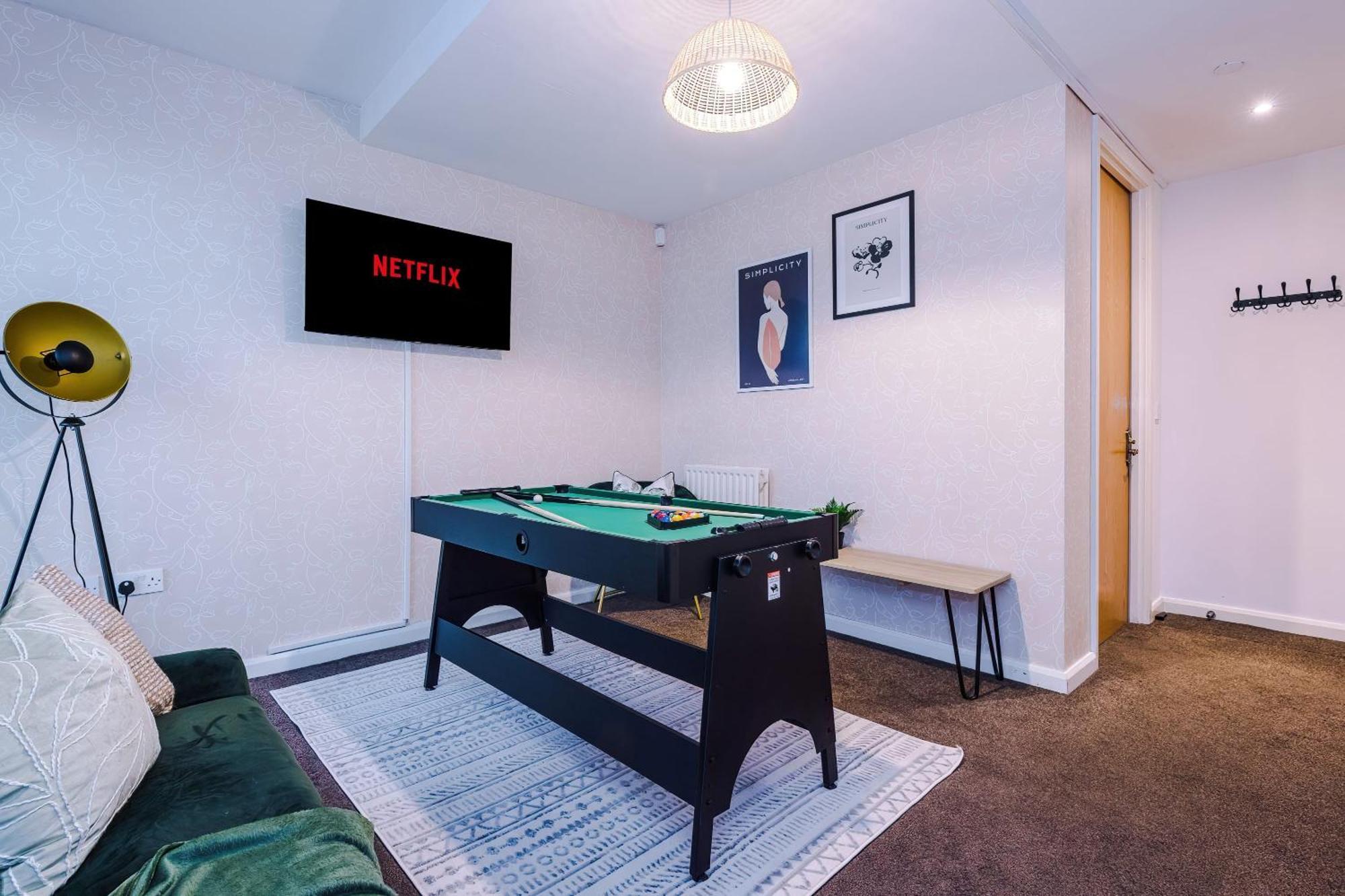 Rest&Recharge At A Spacious Townhouse By The Etihad Villa Mánchester Exterior foto