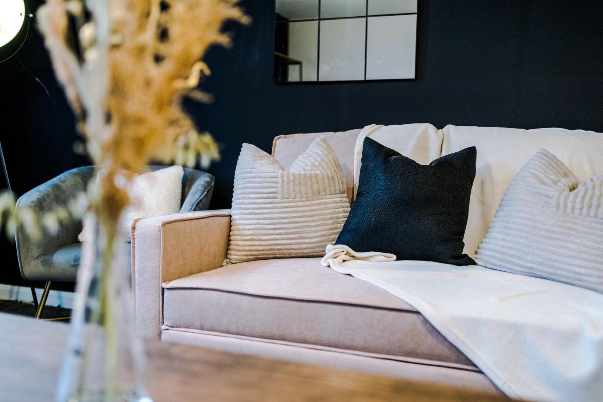 Rest&Recharge At A Spacious Townhouse By The Etihad Villa Mánchester Exterior foto