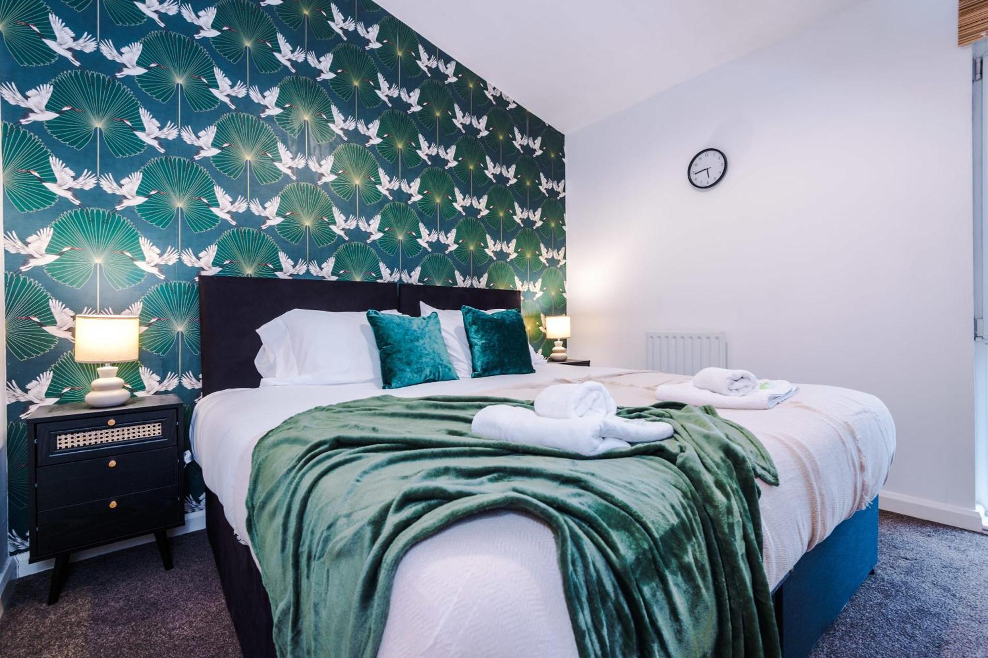 Rest&Recharge At A Spacious Townhouse By The Etihad Villa Mánchester Exterior foto